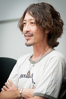 ���������꡼ No.105�Υ���ͥ������ / 150�ͤΥ�����ȳ���̾�ͤ�2015ǯ�򿶤��֤ꡤ2016ǯ�ؤΥ�å��������롣�����ǯ�������Ϥ�