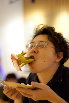 ���������꡼ No.115�Υ���ͥ������ / 150�ͤΥ�����ȳ���̾�ͤ�2015ǯ�򿶤��֤ꡤ2016ǯ�ؤΥ�å��������롣�����ǯ�������Ϥ�