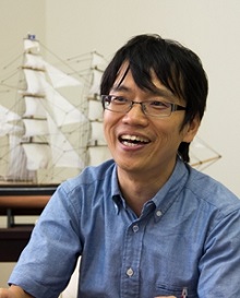 ���������꡼ No.221�Υ���ͥ������ / 150�ͤΥ�����ȳ���̾�ͤ�2015ǯ�򿶤��֤ꡤ2016ǯ�ؤΥ�å��������롣�����ǯ�������Ϥ�