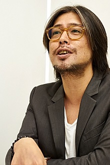 ���������꡼ No.264�Υ���ͥ������ / 150�ͤΥ�����ȳ���̾�ͤ�2015ǯ�򿶤��֤ꡤ2016ǯ�ؤΥ�å��������롣�����ǯ�������Ϥ�