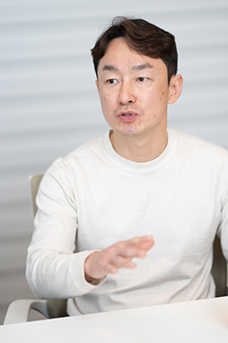 ���������꡼ No.015�Υ���ͥ������ / �Υ��󥿥ӥ塼��20ǯ��Ф����ޤ��Ѥ��֥�͡�����II�פϡ�PK�ʤ����и��ͥơ��֥��ѹ��ʤɡ������ȼ��������ܡ����Τɤ�ʿͤ����ɤ�ʤ��Ȥ�ͤ��ʤ��顤����Ż뤷�Ƴ�ȯ���Ƥ���Τ�������