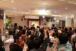 ���������꡼ No.001�Υ���ͥ������ / �ֳ��å����ƥ�פ����ߤ˼������ꡣ����äԤ���ͤ�ʷ�ϵ����ä���RED STONE�פΥ��ե饤�󥤥٥�Ȥ��ݡ���