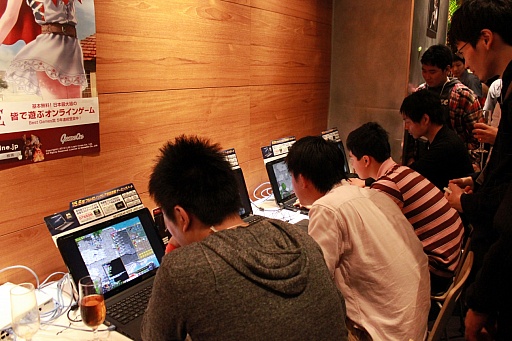 ���������꡼ No.016�Υ���ͥ������ / �ֳ��å����ƥ�פ����ߤ˼������ꡣ����äԤ���ͤ�ʷ�ϵ����ä���RED STONE�פΥ��ե饤�󥤥٥�Ȥ��ݡ���