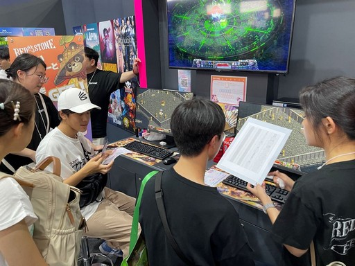 ���������꡼ No.002�Υ���ͥ������ / �Υ��󥿥ӥ塼�ϥ����ӥ�20��ǯ��ޤ�����RED STONE�ס����İܴɰʹߤɤΤ褦�ʻפ��Ǳ��Ĥ�ԤäƤ����Τ�����ȯ�����ĥ������ʹ����