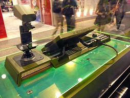 #008Υͥ/E3 2012Razer֡˿ޥRazer TaipanפȡMechWarrior Onlineѥȥ餬Ÿ