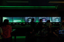  No.016Υͥ / COMPUTEXϤޤθƤ餤顤ơʤסRazerΥꥢŹޡRazerStore Taipeiפ򸫤Ƥ