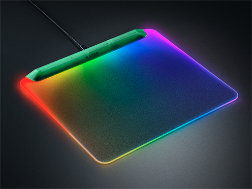 画像ギャラリー No.005のサムネイル画像 / 内部が透けて見えるトランスルーセントデザインを採用したゲーマー向け周辺機器がRazerから登場