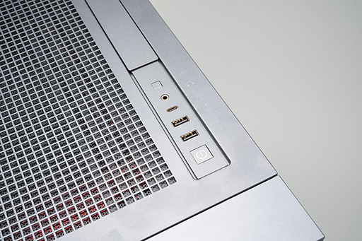 ���������꡼ No.008�Υ���ͥ������ / �������������Ѥ������⿷���ˡ���G TUNE�פ�Ryzen 7 9700X��RTX 5070 Ti��ܥ�ǥ�ϡ��ǿ�����Υ�������Ŭ�˳ڤ����PC����PR��