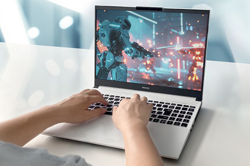 画像ギャラリー No.002のサムネイル画像 / 約14万円から買えるホワイトボディのゲーマー向けノートPCが「NEXTGEAR」から登場