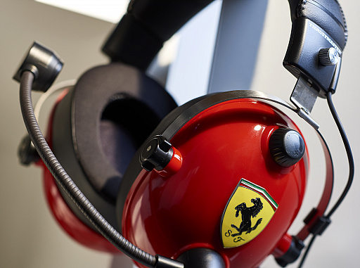 Ferrariθ饤󥹤ޡإåɥåȡT.Racing Scuderia Ferrari EditionפThrustmaster1120˹ȯ