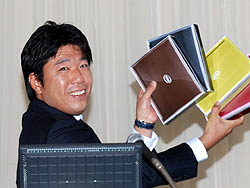 ���������꡼ No.003�Υ���ͥ������ / ����ƥ롤��ǥ�������������򳫺Ť���WiMAX�ؤμ���Ȥߤ򥢥ԡ��롣�����WiMAX����ڤ��ʤ����硹Ū�ʥ����ڡ����»ܤ�ȯɽ