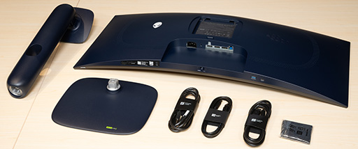 画像ギャラリー No.003のサムネイル画像 / ウルトラワイドの臨場感に量子ドット有機ELの映像美&240Hz表示の「Alienware 34」は,一度使うと手放せないディスプレイだ