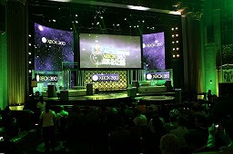 E3 2010ϿXbox 360ȯɽ 250GB HDDܤǲʤϿ֤624Xbox 360 Media Briefing®