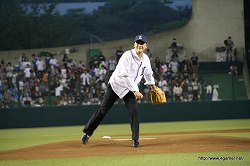 ���������꡼ No.010�Υ���ͥ������ / �ޥ��������եȤ�����ɡ���ˤơ�Xbox Night�פ򳫺š��������饤���󥺤�����ˤ��Kinect�θ���