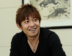 画像ギャラリー No.002のサムネイル画像 / プレイヤーとの約束は必ず守ります。新体制への刷新が行われた「FINAL FANTASY XIV」緊急インタビュー。FFXIVを託された吉田氏はどんな人物なのか