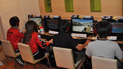 ���������꡼ No.009�Υ���ͥ������ / ���ѥץ������ޡ�����������Tt eSPORTS�ν��ո����٥�Ȥǡ�Thermaltake���ܵ��򸫤�