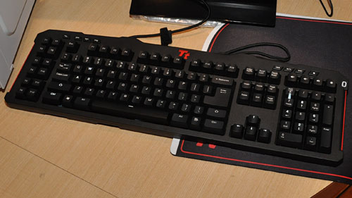 ���������꡼ No.026�Υ���ͥ������ / ���ѥץ������ޡ�����������Tt eSPORTS�ν��ո����٥�Ȥǡ�Thermaltake���ܵ��򸫤�