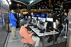 ���������꡼ No.004�Υ���ͥ������ / ����ˤ�2�����Ԥ��⡣���ᡤ���Ļᡤ���»���Ĥ����֥ե��󥿥����������ݡ����֥�2 ����ե��˥ƥ��פ�����θ�����ݡ���