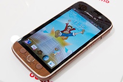 NTTɥ⡤GALAXY S III סAQUOS PHONE ZETAפʤ2012ǯߥǥ륹ޡȥե10ʤȯɽ٤Ƥ100MbpsΡXiפб