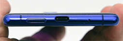 画像ギャラリー No.009のサムネイル画像 / アスペクト比9:21の新型スマホ「Xperia 1」ハンズオン。ソニーの映像技術が詰め込んだ有機ELパネルとゲーマー向け機能に注目