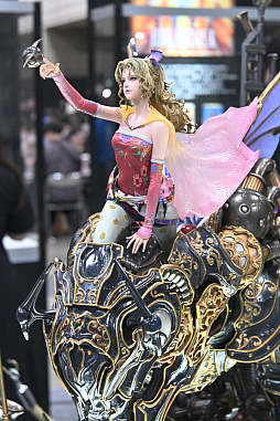 画像ギャラリー No.015のサムネイル画像 / 「マジック・スポットライト :FINAL FANTASY」レポート。バスターソードやハーディ=デイトナも展示されていた会場の様子をお届け