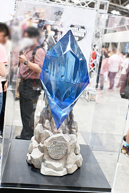 画像ギャラリー No.018のサムネイル画像 / 「マジック・スポットライト :FINAL FANTASY」レポート。バスターソードやハーディ=デイトナも展示されていた会場の様子をお届け