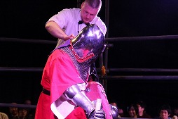 ���������꡼ No.007�Υ���ͥ������ / �ֱ�ͺ�����˥���פȥ����ޡ��ɥХȥ�Υ���ܥ������ӥ����ޥå������š���󥰾�Ƿ��깭����줿��������Ǿ�����Ĥ�����ΤϤɤοرġ�