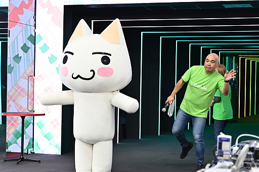 画像ギャラリー No.021のサムネイル画像 / 「トロの誕生日会2025」レポート。堀口画伯によるトロのイラスト制作や,新商品“トロ ブランケット”発表などが行われたイベントの様子を紹介