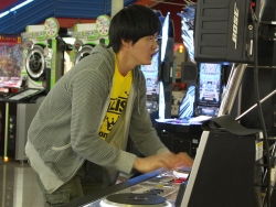 USTREAM1ͰʾǮKONAMI Arcade Championship 2012׺ǽѡץ쥤³Фͯݡ