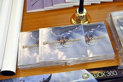 画像ギャラリー No.007のサムネイル画像 / 「Dragon's Dogma: Dark Arisen」本日発売。エグゼクティブプロデューサーの小林裕幸氏と,テーマソングを歌うRaychellさんが駆けつけた店頭イベントをレポート