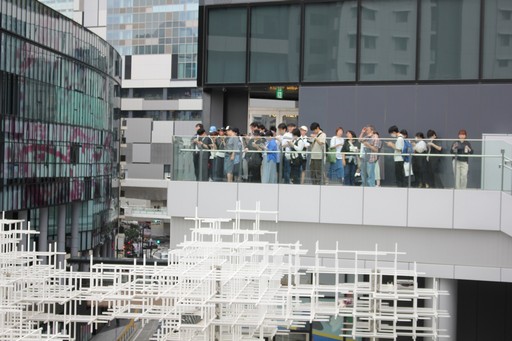 画像ギャラリー No.007のサムネイル画像 / スマホを片手に渋谷サクラステージを歩き回った「ファイナルファンタジーXIV 光の納涼祭」の模様をレポート