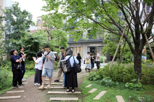 画像ギャラリー No.008のサムネイル画像 / スマホを片手に渋谷サクラステージを歩き回った「ファイナルファンタジーXIV 光の納涼祭」の模様をレポート