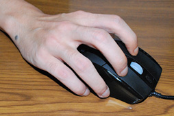 ���������꡼ No.019�Υ���ͥ������ / 3000�ߤǹ����Ǥ��륲���ޡ������졼�������󥵡���ܥޥ����ϰճ��ʷ���Ф�ʪ���ä�����Anker High Precision Laser Gaming Mouse�ץ�ӥ塼