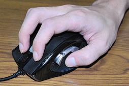 ���������꡼ No.020�Υ���ͥ������ / 3000�ߤǹ����Ǥ��륲���ޡ������졼�������󥵡���ܥޥ����ϰճ��ʷ���Ф�ʪ���ä�����Anker High Precision Laser Gaming Mouse�ץ�ӥ塼