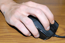 ���������꡼ No.021�Υ���ͥ������ / 3000�ߤǹ����Ǥ��륲���ޡ������졼�������󥵡���ܥޥ����ϰճ��ʷ���Ф�ʪ���ä�����Anker High Precision Laser Gaming Mouse�ץ�ӥ塼