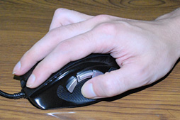 ���������꡼ No.024�Υ���ͥ������ / 3000�ߤǹ����Ǥ��륲���ޡ������졼�������󥵡���ܥޥ����ϰճ��ʷ���Ф�ʪ���ä�����Anker High Precision Laser Gaming Mouse�ץ�ӥ塼