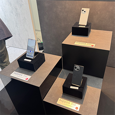 画像ギャラリー No.001のサムネイル画像 / 明るいディスプレイと強化したスピーカーで,より動画視聴を楽しめる最新スマホ「AQUOS R10」がシャープから登場