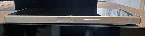 画像ギャラリー No.010のサムネイル画像 / 明るいディスプレイと強化したスピーカーで,より動画視聴を楽しめる最新スマホ「AQUOS R10」がシャープから登場