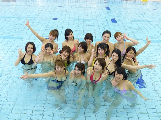 画像ギャラリー No.020のサムネイル画像 / 高木謙一郎氏とイジリー岡田さんが,グラビアアイドルの爆乳ゲームに大興奮。「閃乱カグラ ESTIVAL VERSUS -少女達の選択-」のニコ生放送をレポート