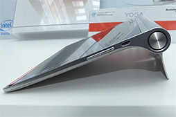 ޤꤿ߼դ֥åȡYOGA Tablet 2ȯɽۤƱ쥹ڥåWindows 8.1ǥAndroid 4.4ǥѰ