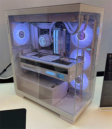 画像ギャラリー No.009のサムネイル画像 / Google TV搭載のゲーマー向けディスプレイやGeForce RTX 5060搭載カードなど注目のGIGABYTE製品をチェック