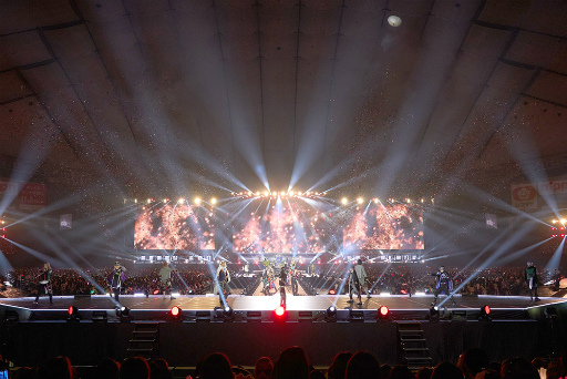 画像ギャラリー No.012のサムネイル画像 / 刀剣男士,東京ドームで華やかに舞う――「ミュージカル『刀剣乱舞』 目出度歌誉花舞 十周年祝賀祭」29日公演レポート