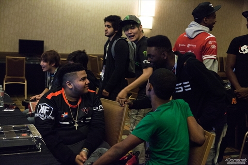 ���������꡼ No.007�Υ���ͥ������ / �֥��ȥ꡼�ȥե�������V�פθ�����������Capcom Cup 2017�����郎���롣�ǽ����˿ʽФ���8�ͤ����ꤷ��2����Twitter�ޤȤ�