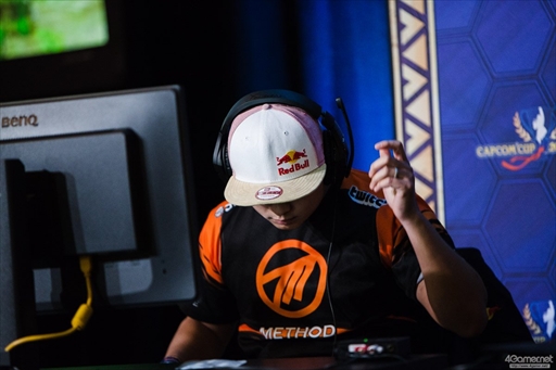 ���������꡼ No.022�Υ���ͥ������ / �֥��ȥ꡼�ȥե�������V�פθ�����������Capcom Cup 2017�����郎���롣�ǽ����˿ʽФ���8�ͤ����ꤷ��2����Twitter�ޤȤ�