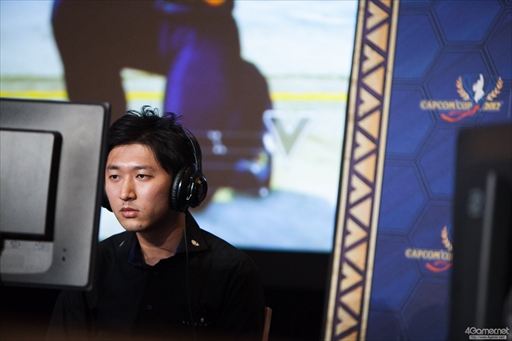 ���������꡼ No.033�Υ���ͥ������ / �֥��ȥ꡼�ȥե�������V�פθ�����������Capcom Cup 2017�����郎���롣�ǽ����˿ʽФ���8�ͤ����ꤷ��2����Twitter�ޤȤ�