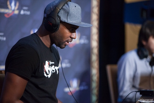 ���������꡼ No.038�Υ���ͥ������ / �֥��ȥ꡼�ȥե�������V�פθ�����������Capcom Cup 2017�����郎���롣�ǽ����˿ʽФ���8�ͤ����ꤷ��2����Twitter�ޤȤ�