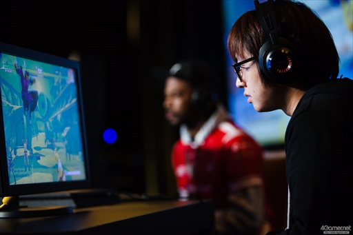 ���������꡼ No.080�Υ���ͥ������ / �֥��ȥ꡼�ȥե�������V�פθ�����������Capcom Cup 2017�����郎���롣�ǽ����˿ʽФ���8�ͤ����ꤷ��2����Twitter�ޤȤ�