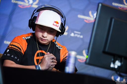 ���������꡼ No.092�Υ���ͥ������ / �֥��ȥ꡼�ȥե�������V�פθ�����������Capcom Cup 2017�����郎���롣�ǽ����˿ʽФ���8�ͤ����ꤷ��2����Twitter�ޤȤ�