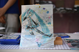 ȯ䤵줿ֽ鲻ߥ -Project DIVA- X HDפεǰ񤬳šץǥ塼 ʻȥǥ쥯ŴιƱ󥿥ӥ塼ͤϤ