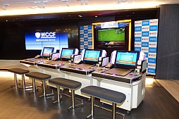 ���������꡼ No.001�Υ���ͥ������ / ��WORLD CLUB Champion Football 2015-2016�פβ�Ư���ϵ�ǰ���٥�Ȥ��ݡ��ȡ������������̳���4�ͤν��������Ȥ��о�